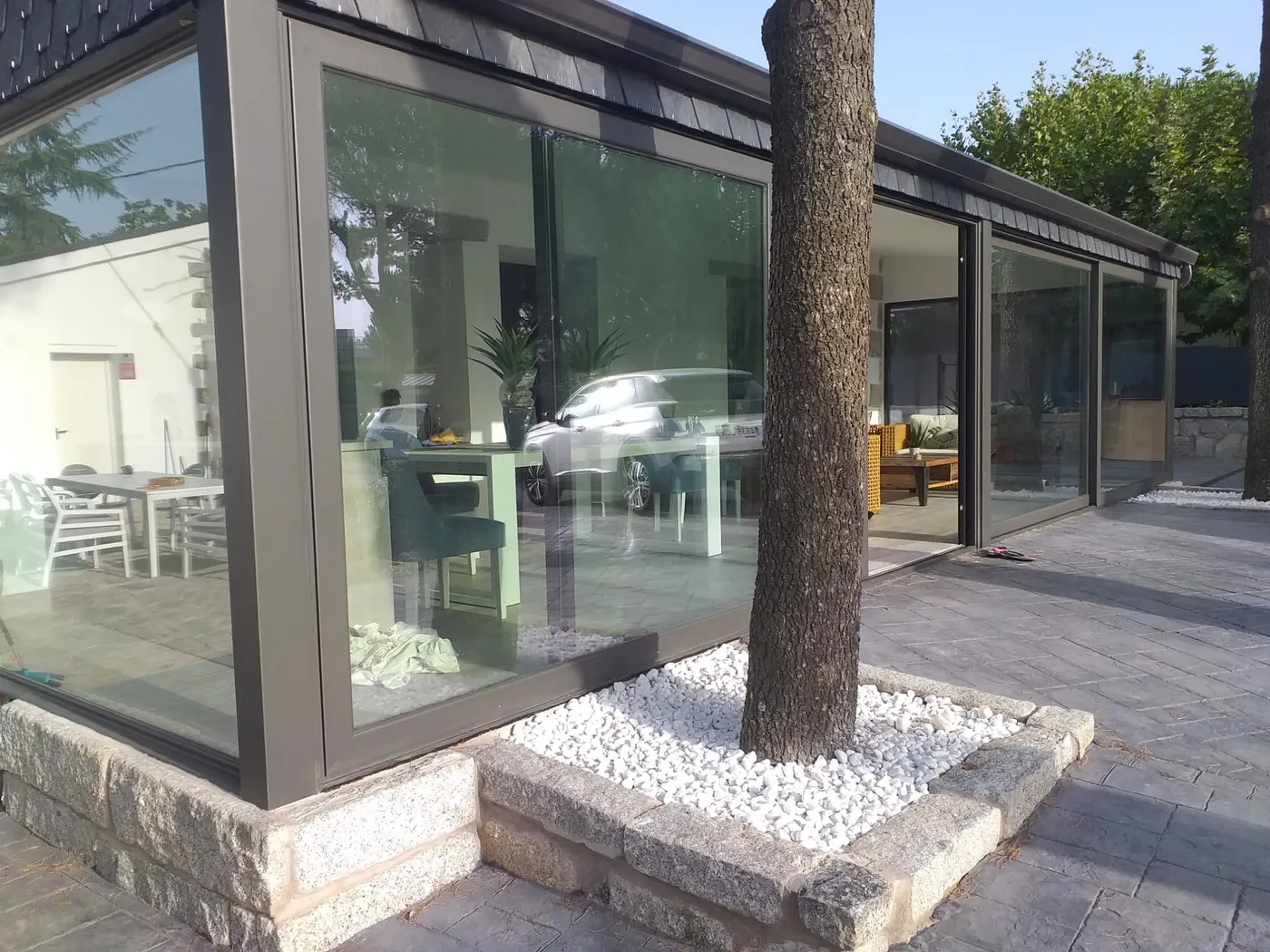 Cerramientos de Aluminio en Moralzarzal — Alucisa — vista desde el interior
